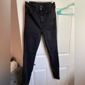 American Eagle | Black High-Waisted Extra Stretch Jeans | Size 8